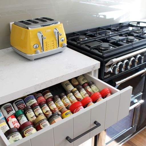 Pull-out spice drawer